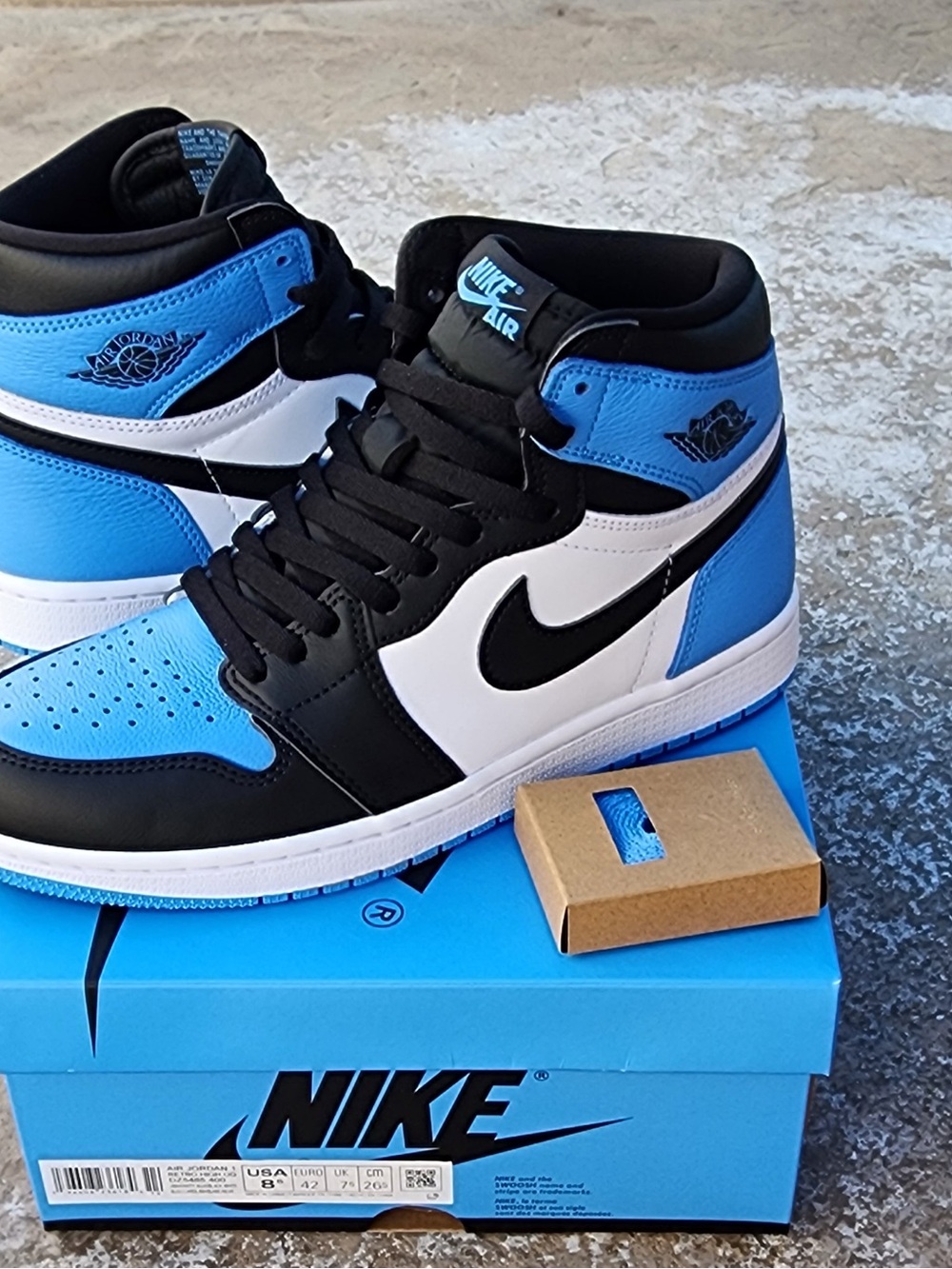 Nike Air Jordan 1 Retro High OG “UNC Toe” (DZ5485‑400) in Men’s 8.5